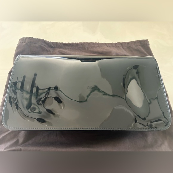 Gucci Black Horsebit Clutch in great condition. - Picture 3 of 11